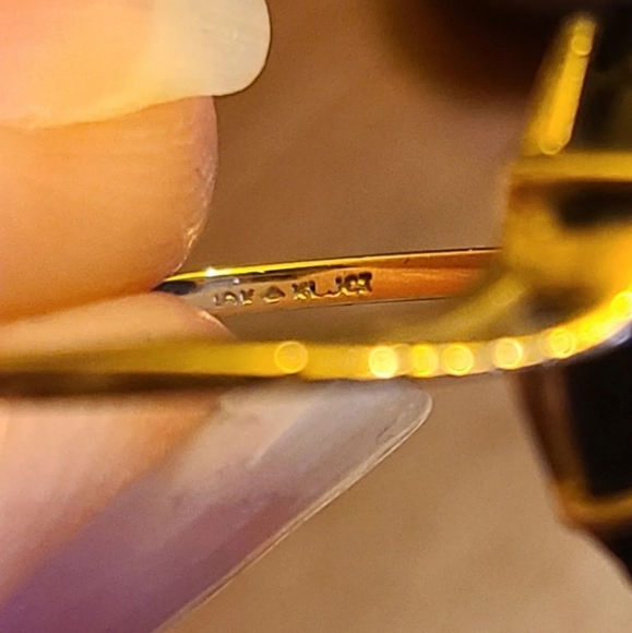 Ring - Picture 2 of 3